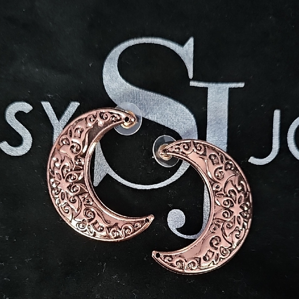 Sassy Jones Floral Crescent Earrings - Rose Gold